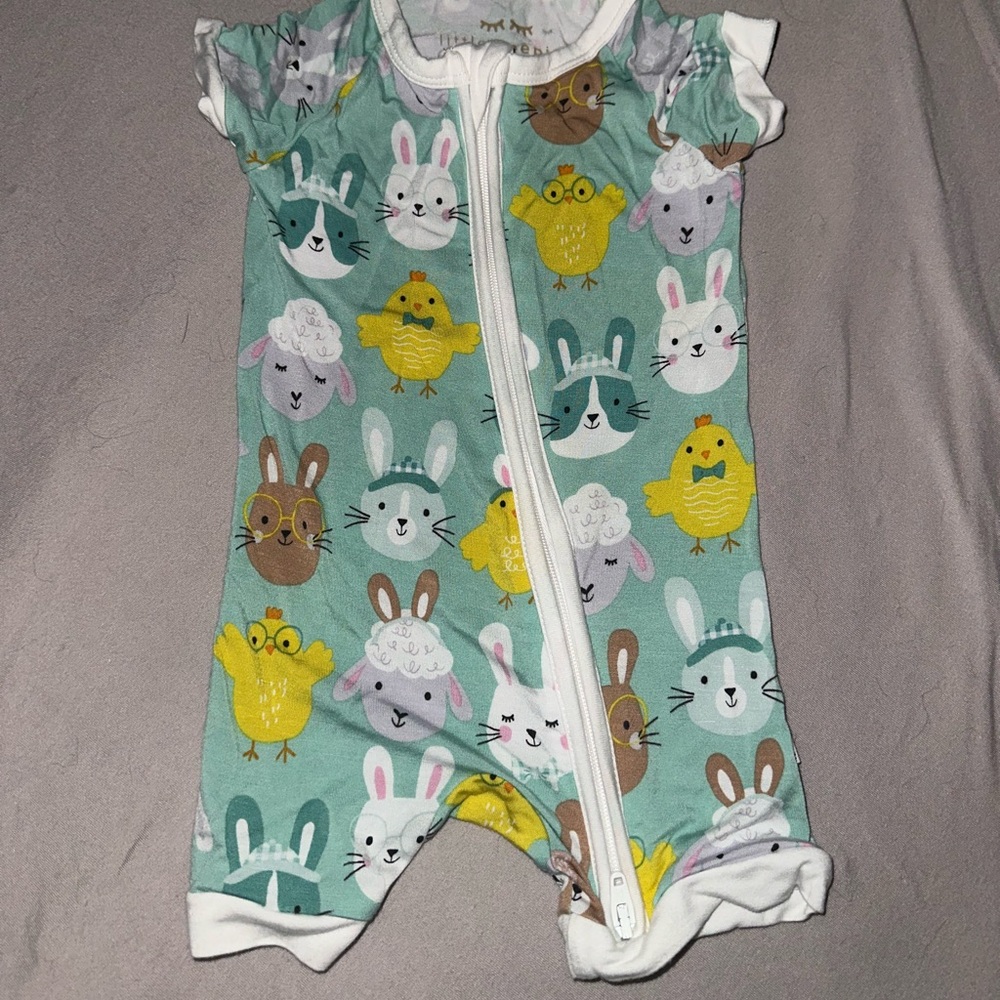 EASTER!!   Little Sleepies Mint Green Baby Onesie with Chick Design